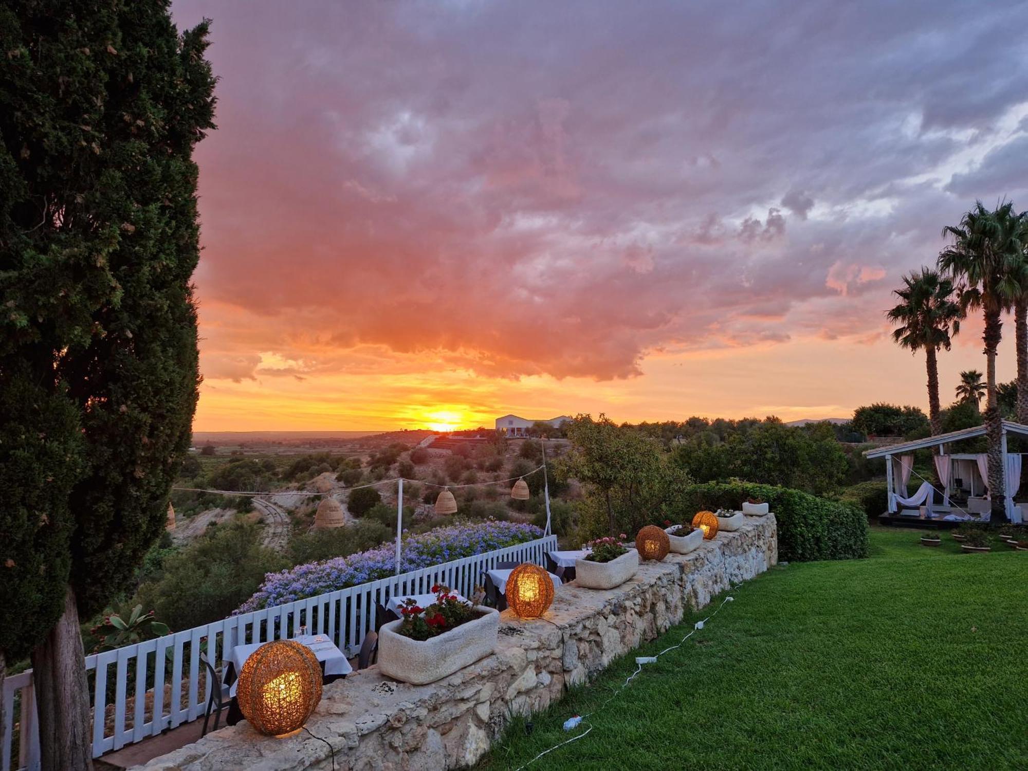 Hotel La Corte Del Sole Lido di Noto Экстерьер фото